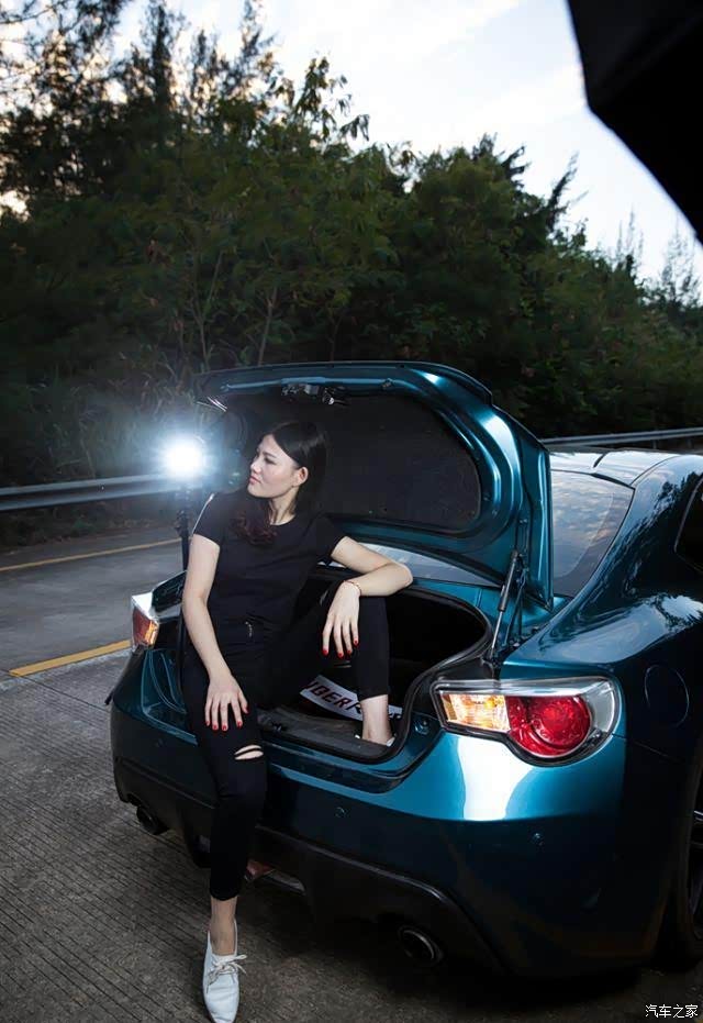 【图】丰田86与黑衣女神,坝核公路外拍大片_丰田86论坛_汽车之家论坛