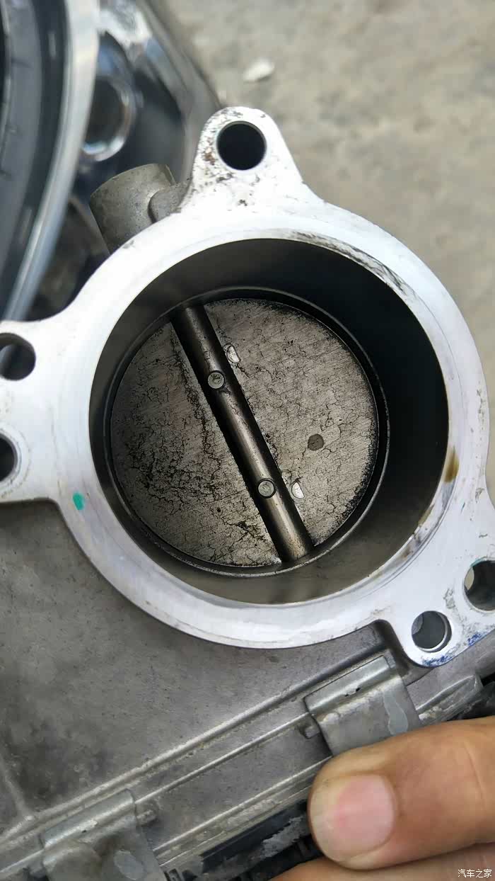 清洗节气门.