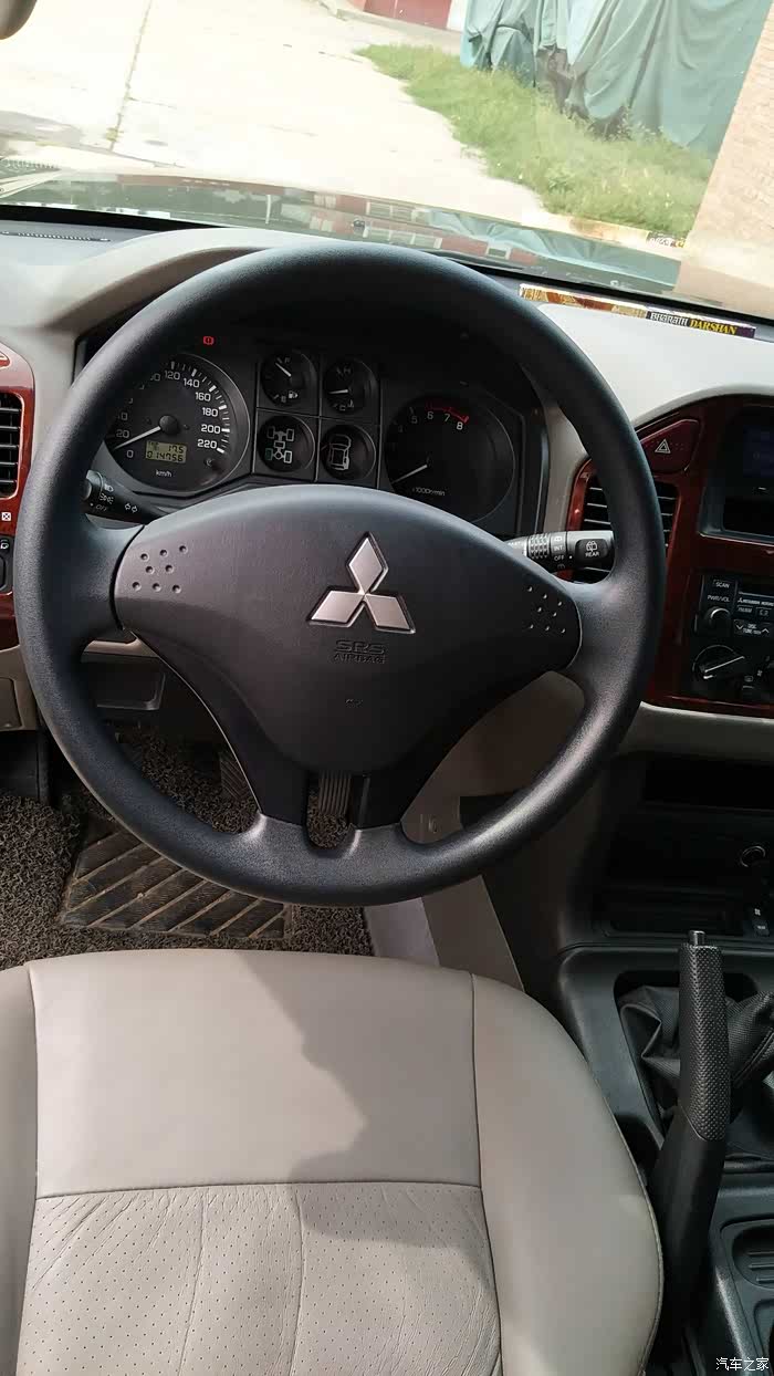 实拍经典帕杰罗v73猎豹版