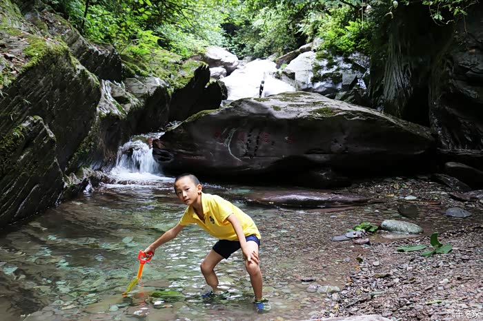 亚木沟耍水安逸