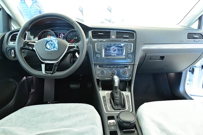 庆祝一汽-大众1500万台下线#性能小钢炮之高尔夫试驾