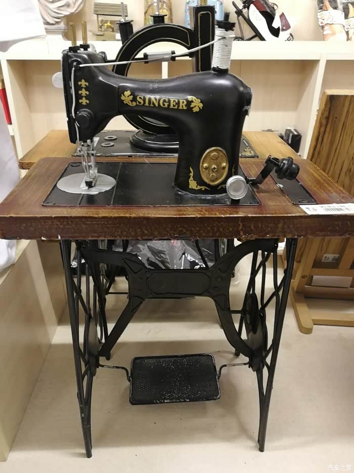 脚踏缝纫机