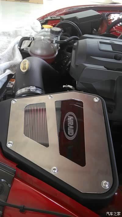 野马改装了airaid进气套,borla排气,elbach(爱巴赫)减震弹簧