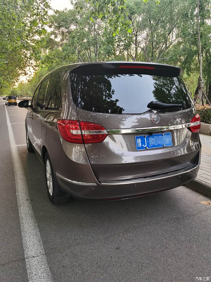 出售15年10月gl8胖头鱼24排量