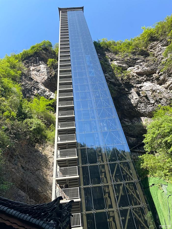 恩施大峡谷垂直电梯图片