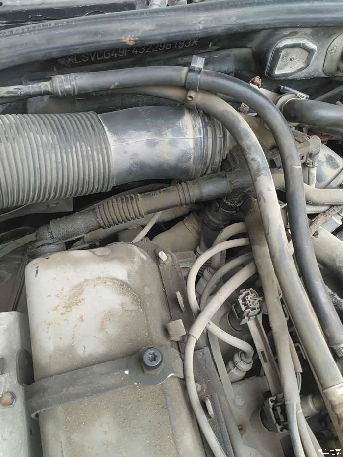 老帕萨特b5车内废气味严重加油门时格外严重直接不敢开暖风