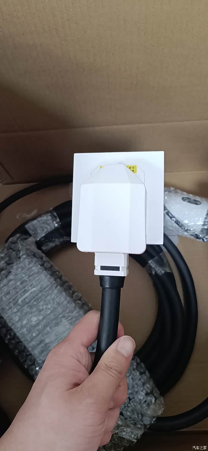 特斯拉model3安装32a7kw随车充