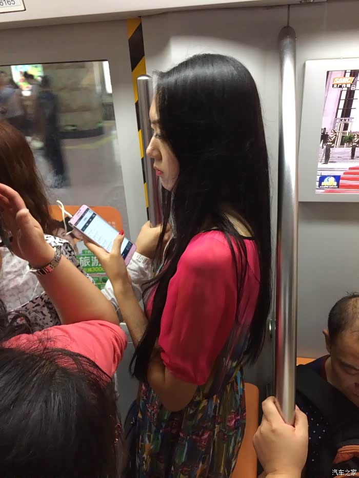 地铁之美女一枚