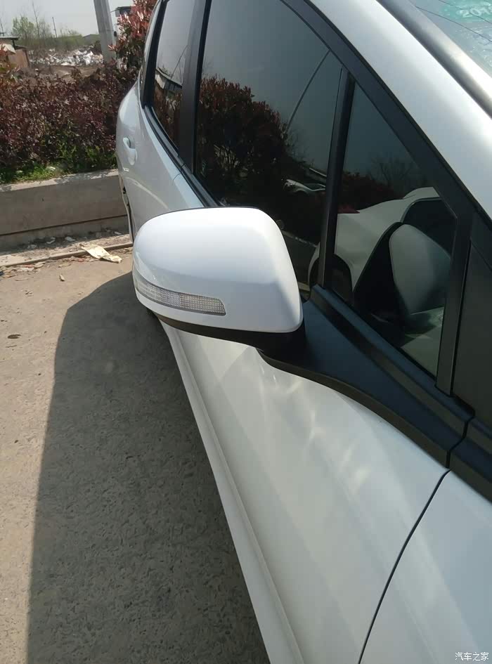 请教大神们,右后视镜坏了,是不是直接换总成?
