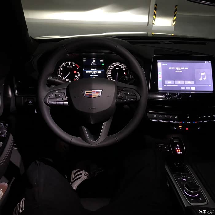 喜提新婚礼物ct5黑色豪华版,免费给凯迪拉克拍宣传