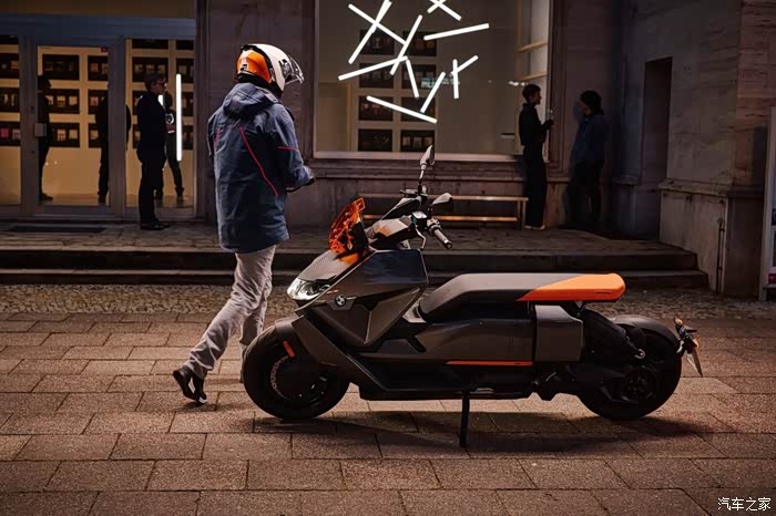 宝马电动滑板车ce-04全球首发,续航130km/支持快充,你心动吗?