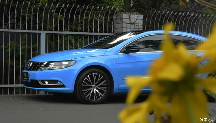 亮光浅蓝色骚气cc就是这么激情