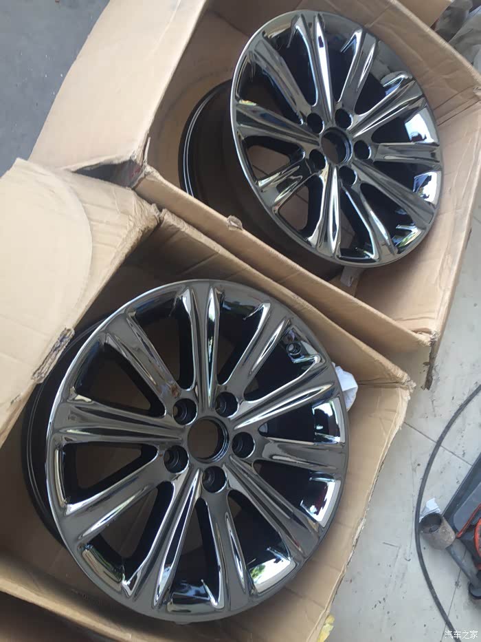 换了18寸了出四个原厂17寸钨钢黑电镀轮毂效果看图