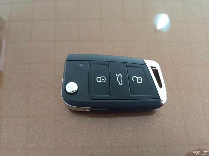 【图】大众凌渡钥匙电池怎么换