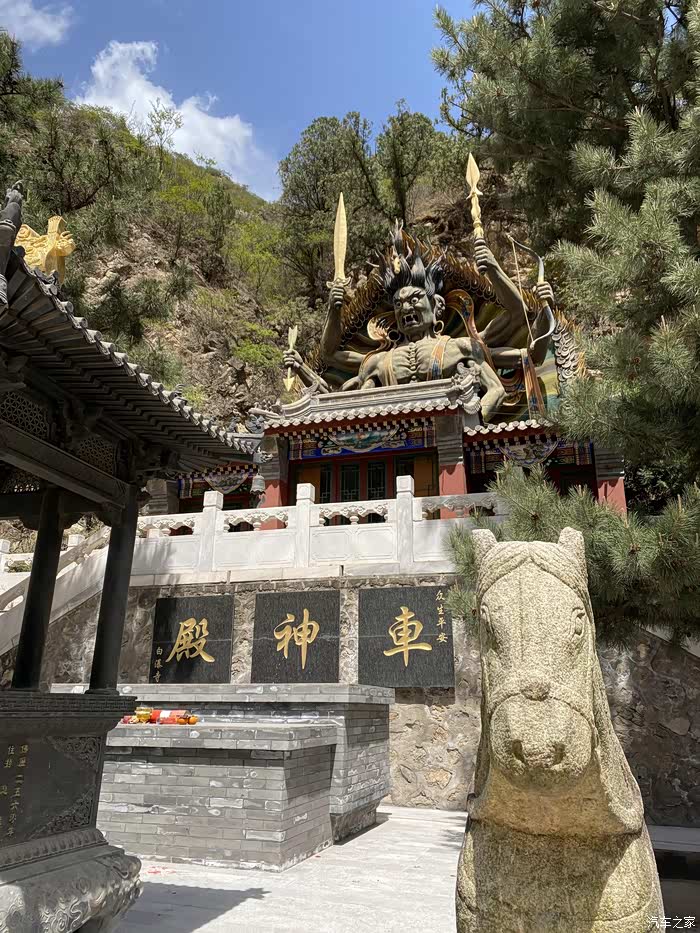 北京跑山打卡网红圣地白瀑寺车神殿