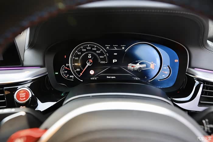 相比20款,还是更喜欢传统指针式的仪表.