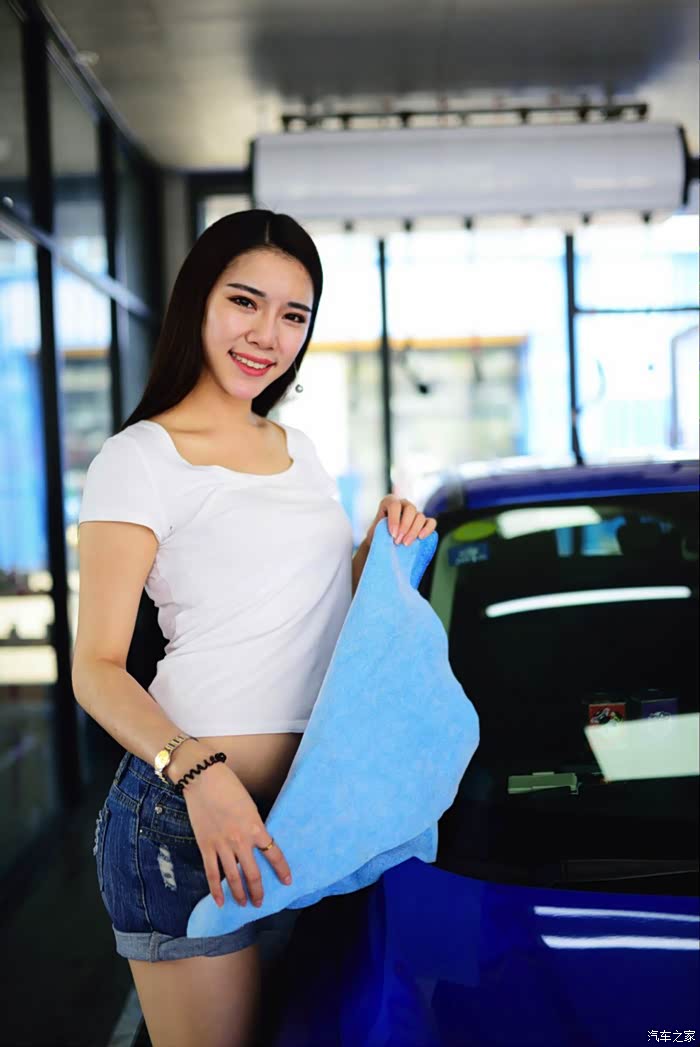 媳妇当车模——最美洗车记,最美"rs"