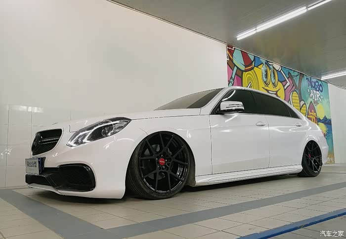 图片帖奔驰e260改装hellaflush低趴风格w212
