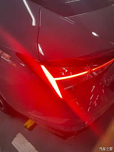 第七代伊兰特灯光展示.