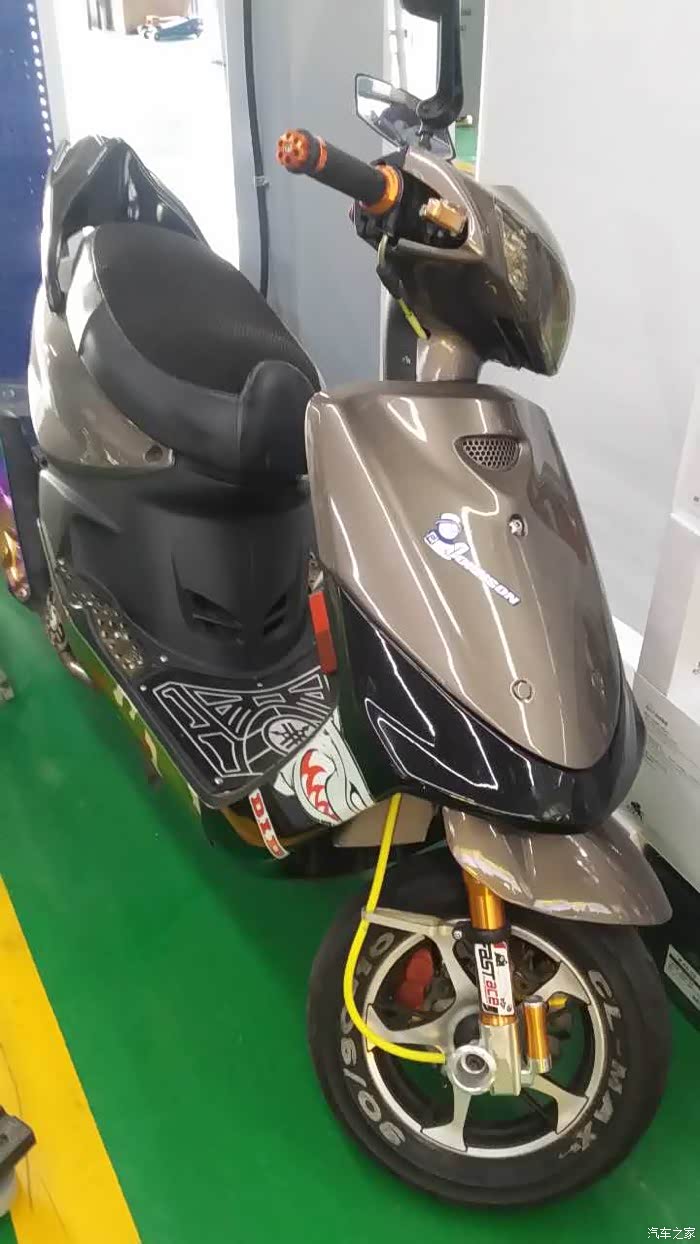 从来没骑过踏板摩托车今天入了二手的一代巧格