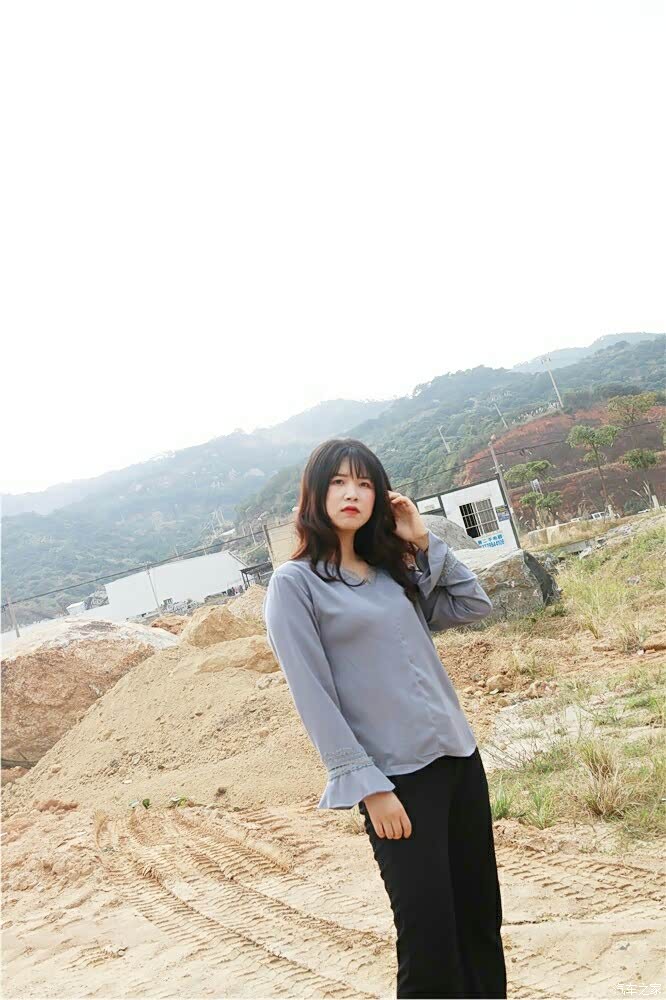 女友当车模下篇我的微胖女神野外高清写真