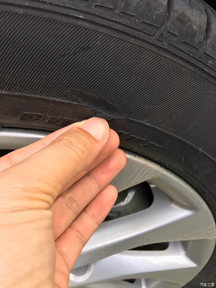 新轩逸轮胎胎侧中招需要换吗