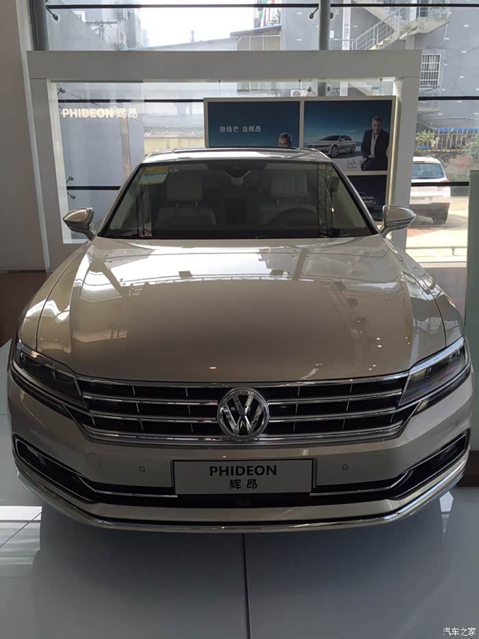 急求铂金色帕萨特实车图片谢谢