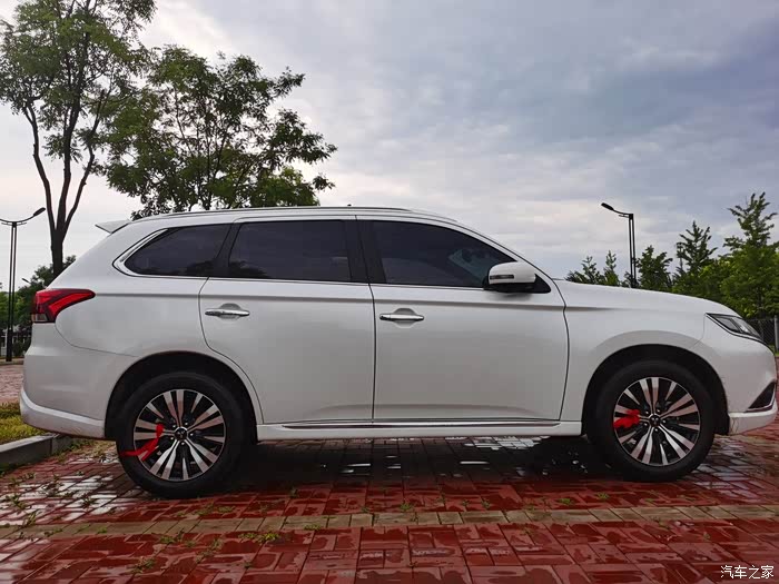 送走劲炫迎来21款欧蓝德