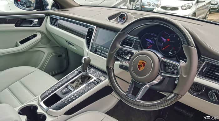 求实拍图macan内饰玛瑙灰和卵石灰