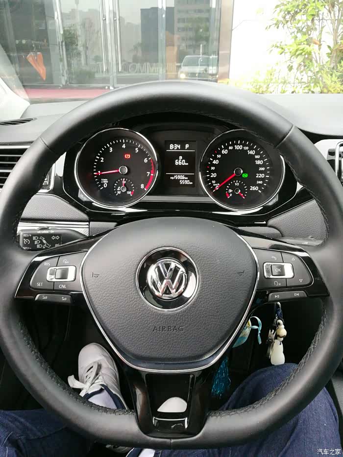 2016款新速腾1.4t自动舒适完美安装多功能方向盘!