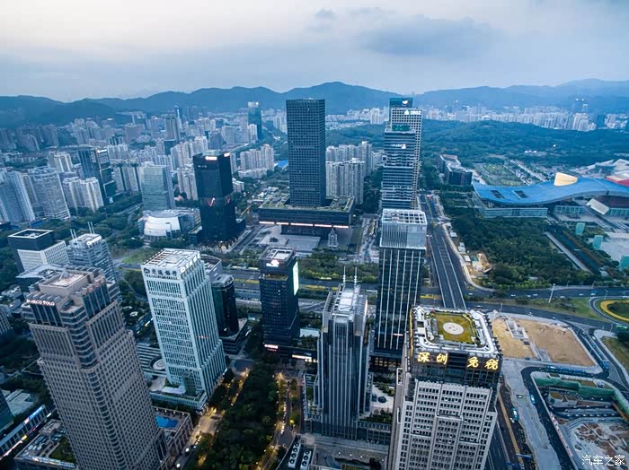 登记前最后一次航拍深圳市区俯瞰高楼