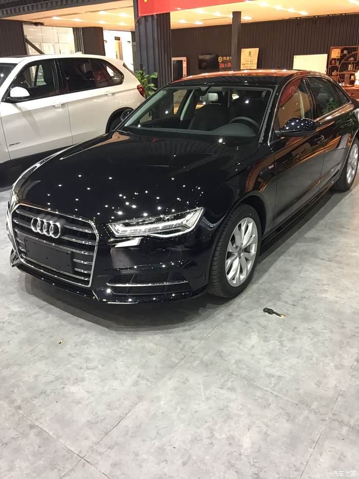 我的有个sline套件,前脸左右下方的格栅不同