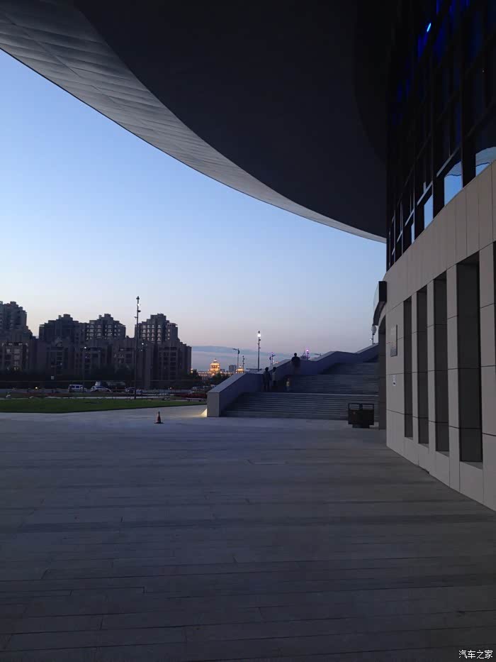 蓄势待发即将竣工举办电影节的吉林市体育馆