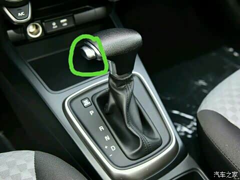 自动挡档把上的锁止释放按钮,什么时候按?