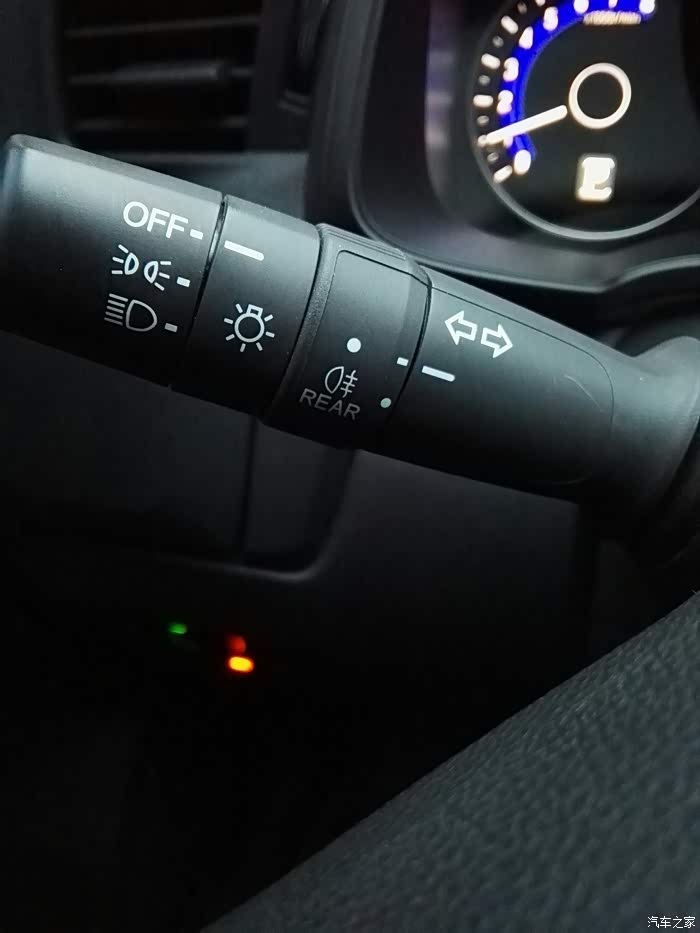 858款飞度后雾灯怎么开