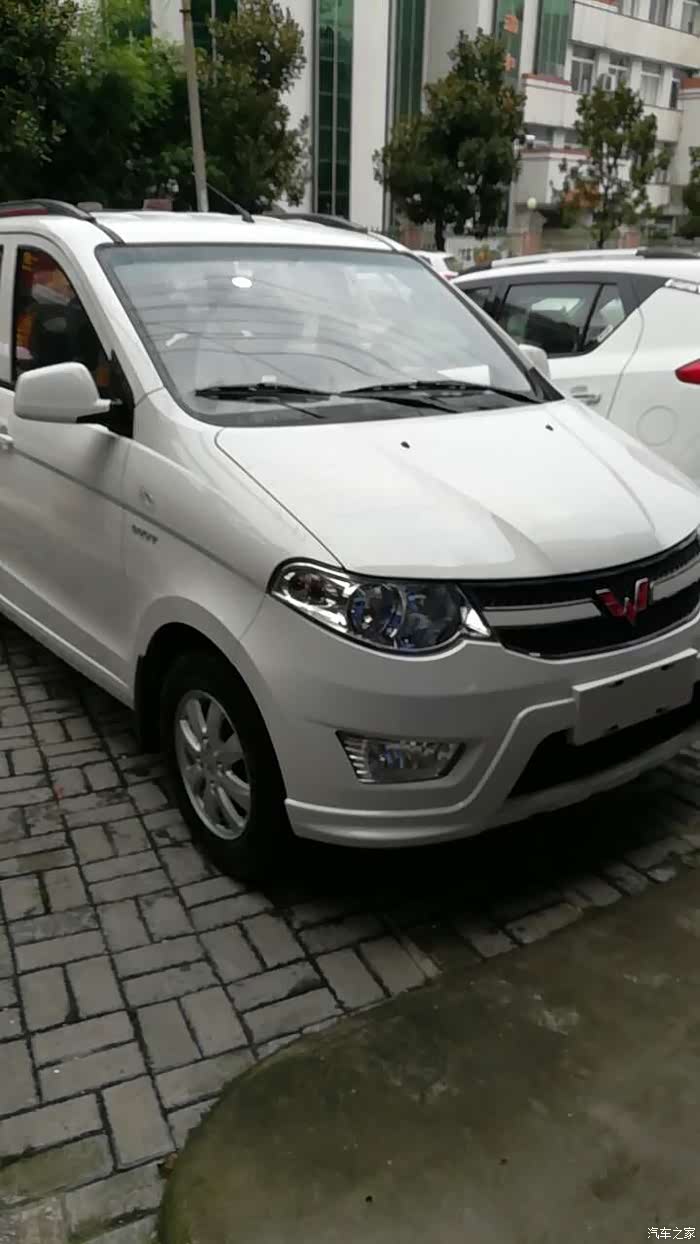 五菱宏光lzw6441jvy跟五菱宏光lzw6441jy有什么区别