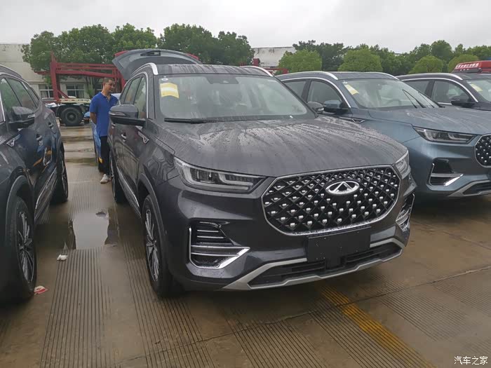 喜提水星灰瑞虎8plus三步曲买suv车非你莫属