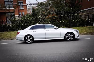 侧面看迈巴赫式加方式看起来非常协调