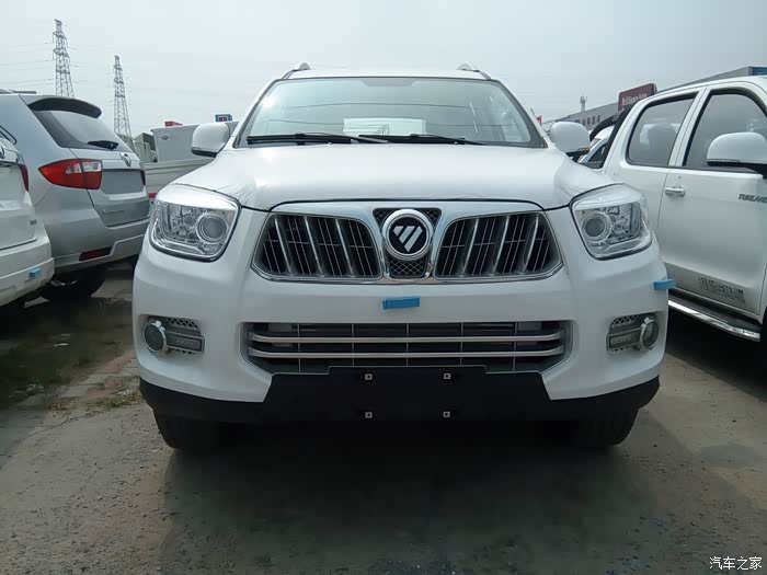 全新萨瓦纳换标车型街拍的