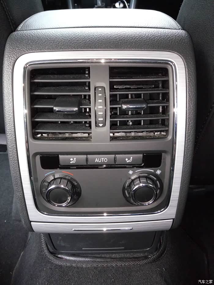 上海大众帕沙特2014款1.8t尊荣求认证,惊喜的半价车.