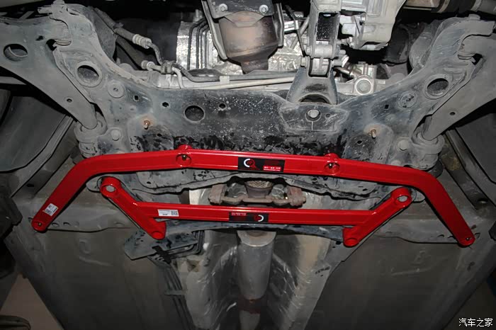【图】福克斯车身强化之安装前后顶吧地盘拉杆作业_福克斯论坛_汽车之