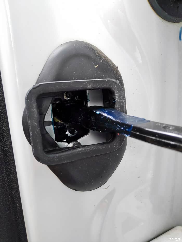 车门限位器润滑保养