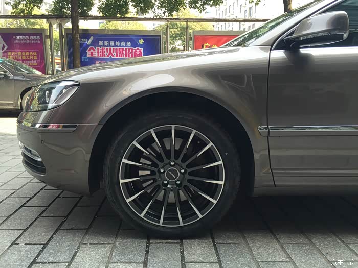 辉腾改装19寸轮毂给大家参考参考