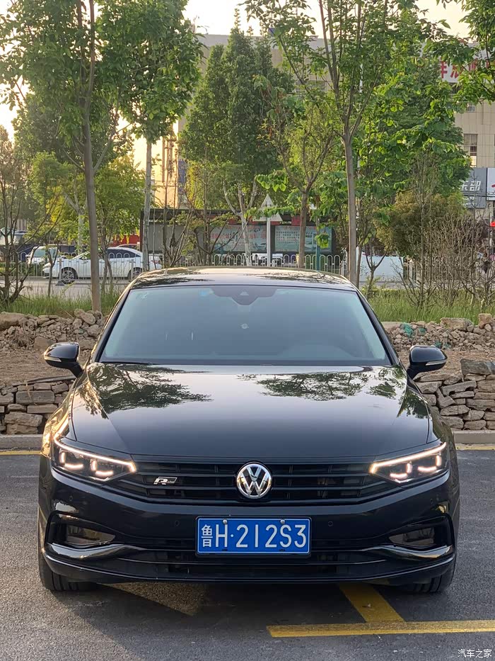 彻底黑化 迈腾黑武士来袭