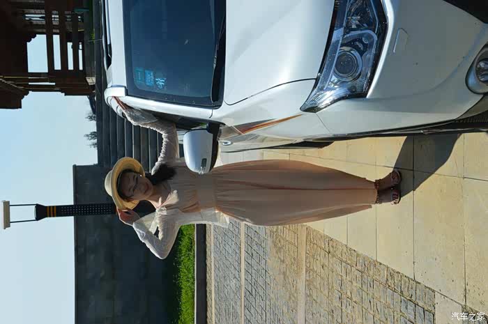 媳妇当车模清新媳妇素颜出镜