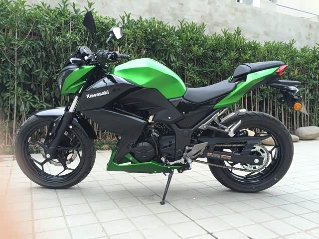 出一台南京大牌川崎双缸z250或换vespa