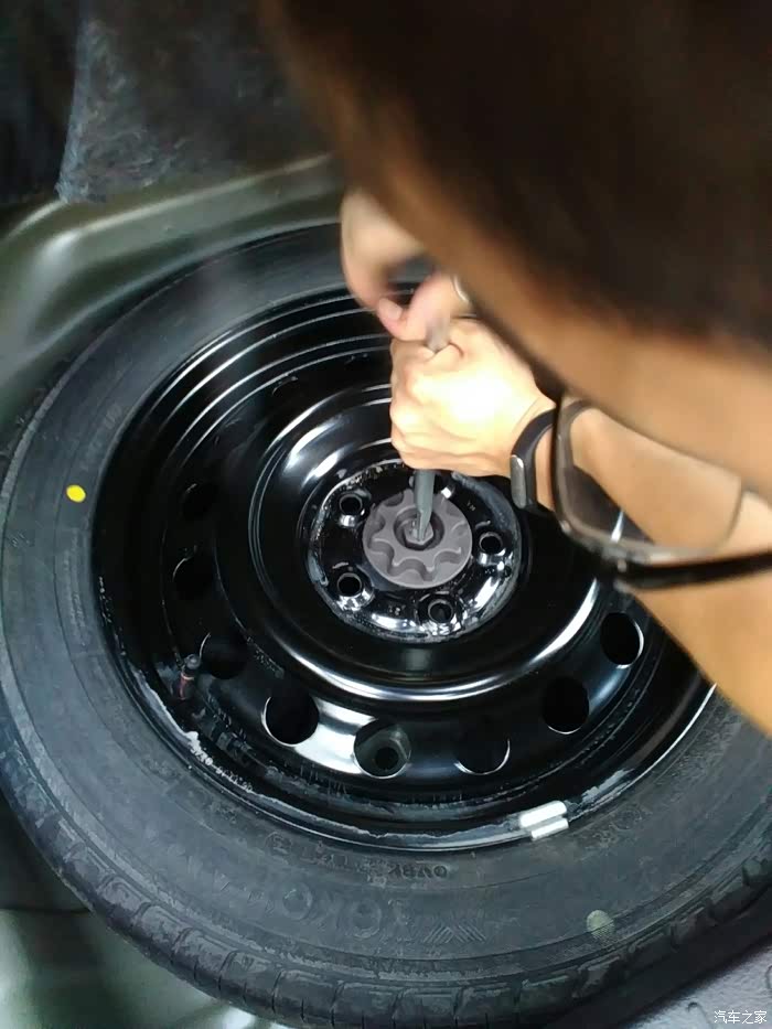 雷凌备胎更换记!