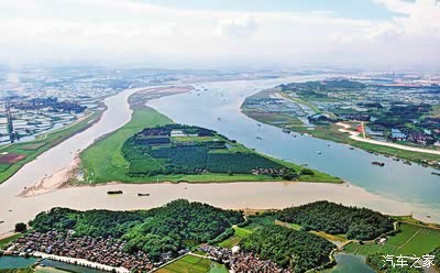 由于当天没拍到全面展示昆都山及江河汇流  贴子最后在网搜张图(非