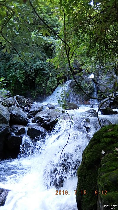 彭州臥龍谷景區登山觀賞瀑布,九峰山農家樂避暑,爽呆了!