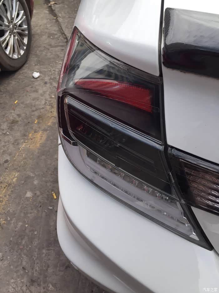 九代led尾灯